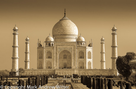 Taj Mahal in sepia