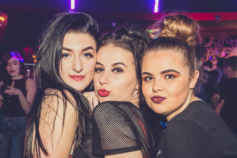 Nightlife photography at Unit 17